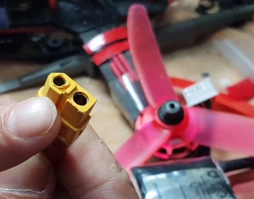 穿越機(jī)電池安裝展示 穿越機(jī)電池安裝展示